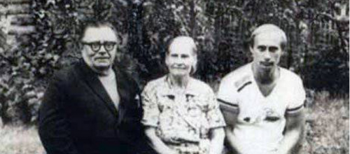 L' EXTRAORDINAIRE histoire de la famille Poutine - Document exceptionnel à relayer !