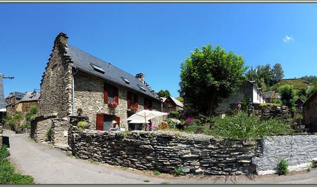 Très belle vue sur le village d'Artigue - 31 