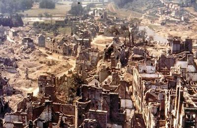 Saint-Lô sous les bombes le 6 juin 1944 ( Nadine Boursier - OUEST-FRANCE   )
