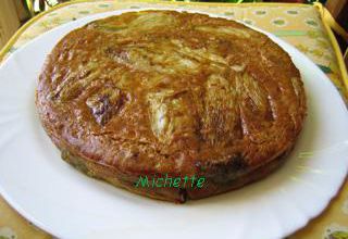 Gâteau d'endives au lard paysan fumé et chicorée
