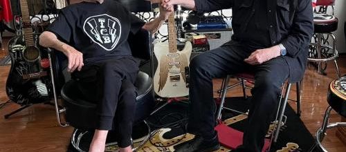 et oui ca passe JAMES BURTON 84 ANS le 21 AOUT .