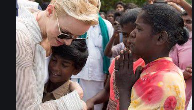 Suite de la visite de la Princesse Charlène en Indes