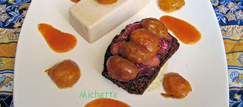 Panna cotta au pain d'épices fait maison, mirabelles, compote de pêches