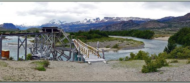 L'ancienne noria sur le méandre du Rio Perros - Estancia Cristina - Lago Argentino - Patagonie - Argentine