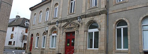 PLEAUX (Cantal)