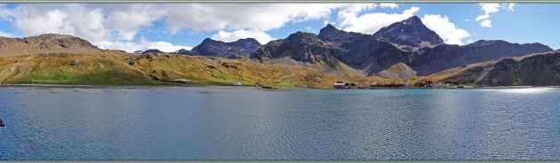 Panorama sur l'ancienne station baleinière de Grytviken vue du balcon de notre cabine - Géorgie du Sud