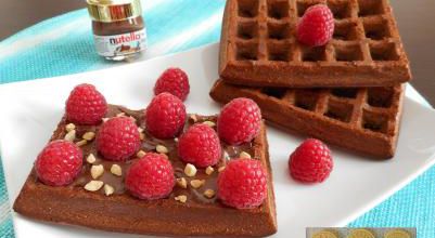 Gaufres moelleuses au chocolat, nutella et framboises