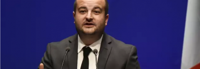 Le maire RN de Fréjus décrète un couvre-feu pour les mineurs   près d’un centre de migrants