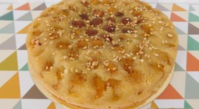 Gâteau renversé aux mirabelles, polenta et fleur d’oranger
