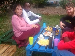 Chers amis, une semaine s’est écoulée depuis notre arrivée à Kigali et quelle semaine! Entre le choc de la guerre puis la paix puis la réalité du terrain, ce début de mission a été intense! 