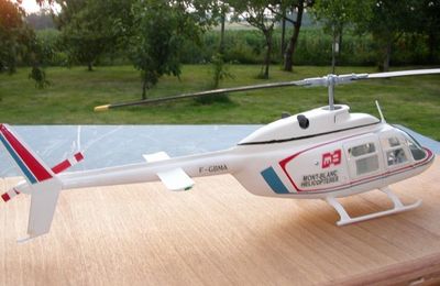 Maquette Bell 206B Jet Ranger F-GBMA Mont Blanc Hélicoptères (MBH) au 1/32