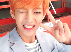 [Compilation] 5 Raisons prouvant que V (BTS) domine le monde !