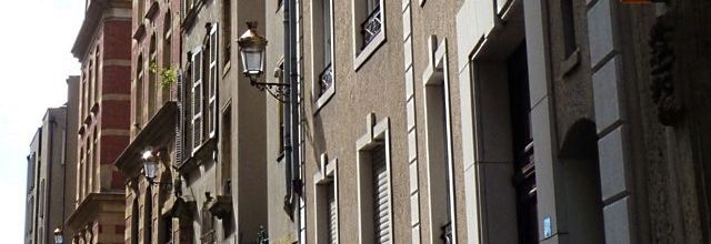 Dans la rue médiévale de Chèvremont...