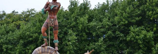 Parc de la Villette, Paris 19ème : Totems du Carnaval de Rio de Fabio Ricardo