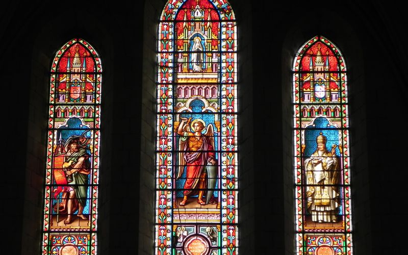 les vitraux à l'église de Bourgneuf en Retz
