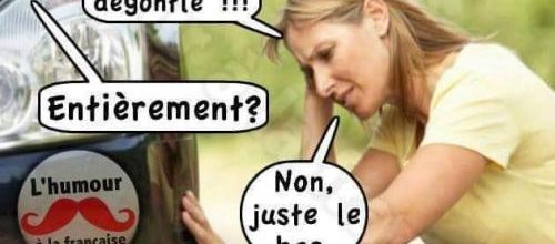 La blonde et le pneu dégonflé