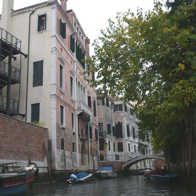 ITALIE VENISE PROMENADE EN GONDOLE