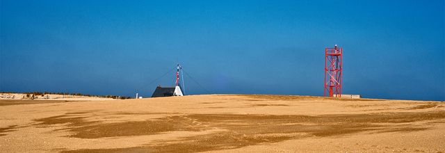 Le sémaphore et la balise de guidage de la ria d'Étel