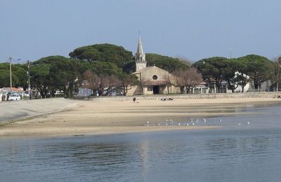 EB - L'église Saint-Eloi à Andernos...