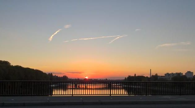 Loire orange.