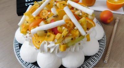 Pavlova aux fruits jaunes