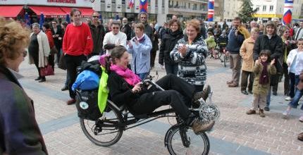 les p'tits tours sur la place, histoire de s'échauffer ...