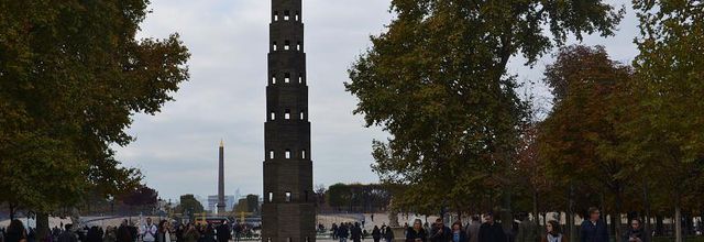 Jardin des Tuileries : FIAC 2016 : "Deci" de Pezo Von Ellrichshausen