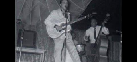 ELVIS 17 JUILLET 1954 Memphis, TN Bon Air Club