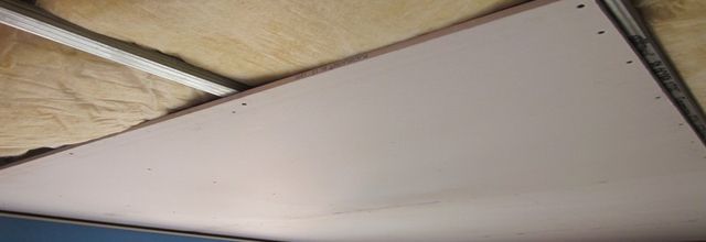 Pose du placo (Ba 13) au plafond du rez de chaussé