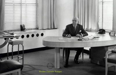 WALTER DORWIN TEAGUE DESIGNER