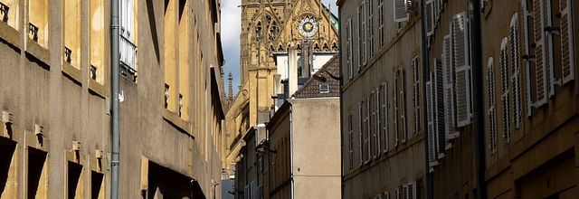 Metz Bientôt au patrimoine mondial de l'Unesco / Façades de Metz / 6...