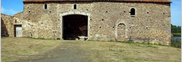 85 . Vendée - Saint Martin des Noyers (2) - Château de la Grève 2