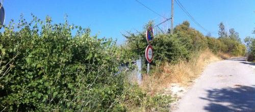 Maison ruinée autoroute et chantier : Arrière-gout d'un smak
