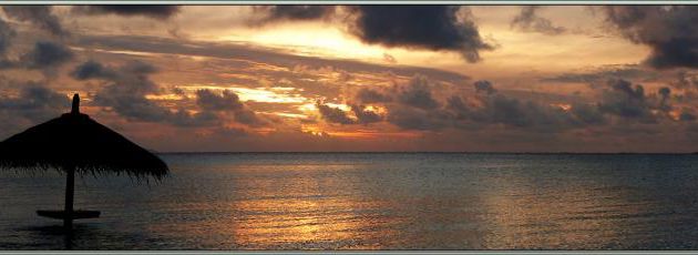 Coucher de soleil vu du Pearl Havaiki Lodge - Rotoava - Atoll de Fakarava - Tuamotu - Polynésie française