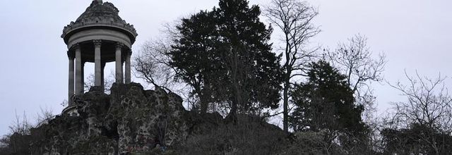 Parc des Buttes Chaumont : L'Île du Belvédère et le Temple de la Sibylle