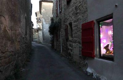 LA PETITE VITRINE DES MONTEZES