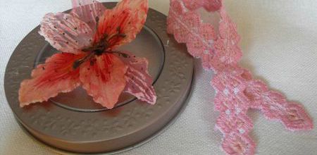 Hardanger : Ruban rose de Manem