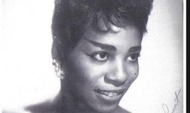 PAULA LAMONT