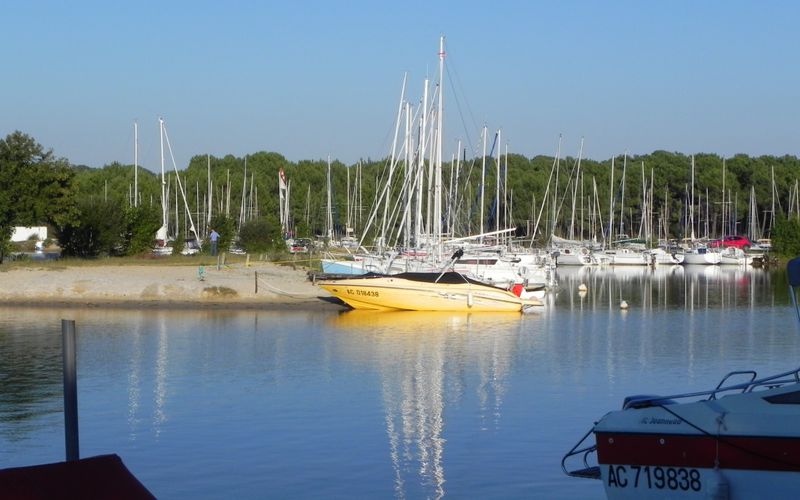 Reflets au lac de Biscarosse dept 40