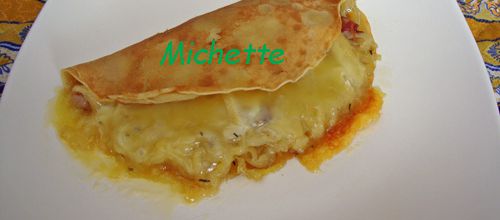 Crêpe au confit d'oignons, lardons et raclette