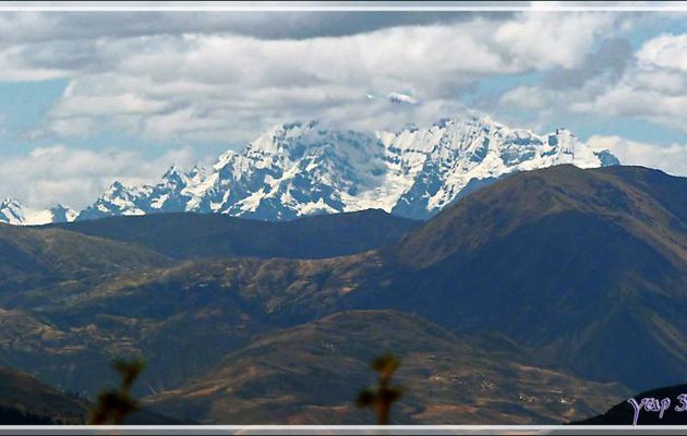 L'Ausangate enneigé (6384 m) vu du sommet de la forteresse de Sacsayhuamán - Cuzco - Pérou