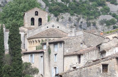 Journée libre à Saint-Guilhem -le-Désert (34)