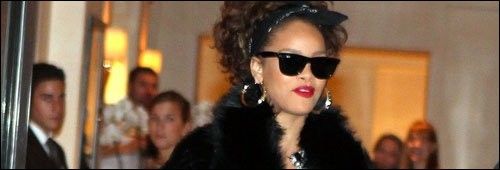 Rihanna quitte son hôtel à Paris