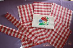 Panier version rouge-beige.