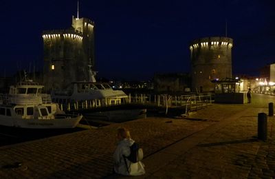 les tours de La Rochelle de nuit