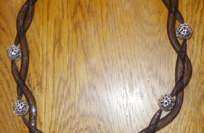 Collier en réssine