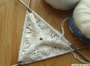 Pull au dessin hexagonal