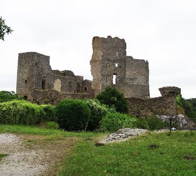 Le Château de Saissac et le village.