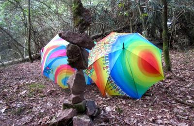 Land art et parapluies Poiré Guallino