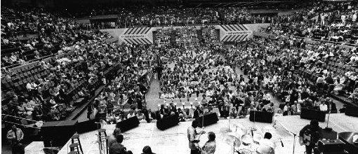 ELVIS 17 FEVRIER 1977 